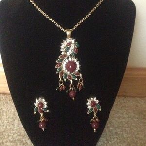 Necklace and earring set